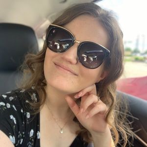 Meet your Posher, Natalie